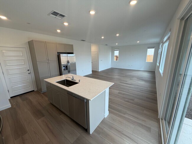 Building Photo - 3 Bedroom | 2.5 Bathroom | New two-story home in Elk Grove