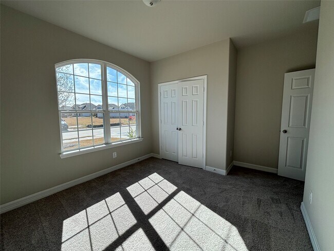 Building Photo - 2913 Clf Rdg Ln