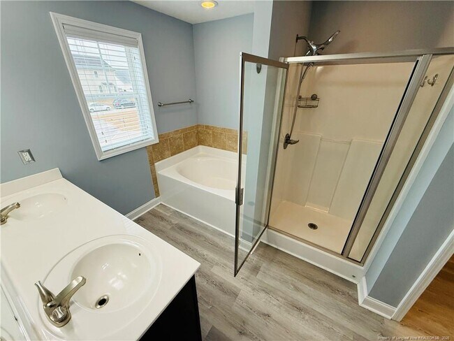 Building Photo - 2100 Feathercombe Court