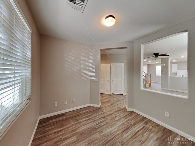 Building Photo - 72 Japonica Ave