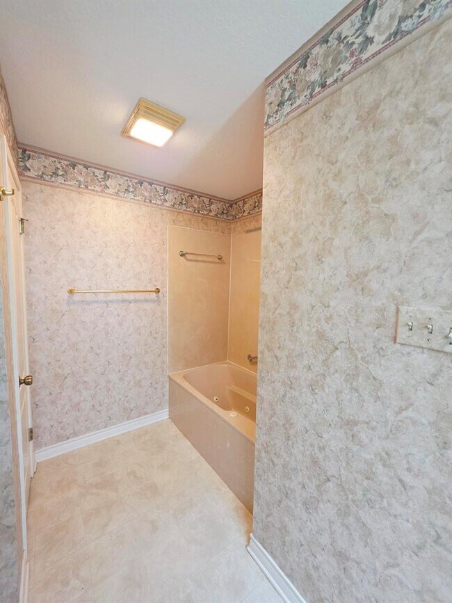 Building Photo - 651 Purple Sage Dr