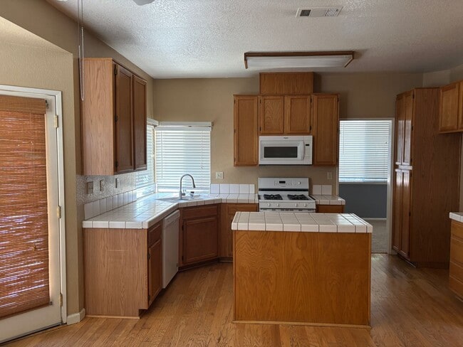 Building Photo - Comfortable Two Story Home