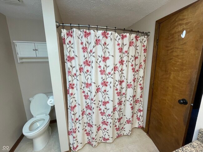 Building Photo - 9161 Champton Dr