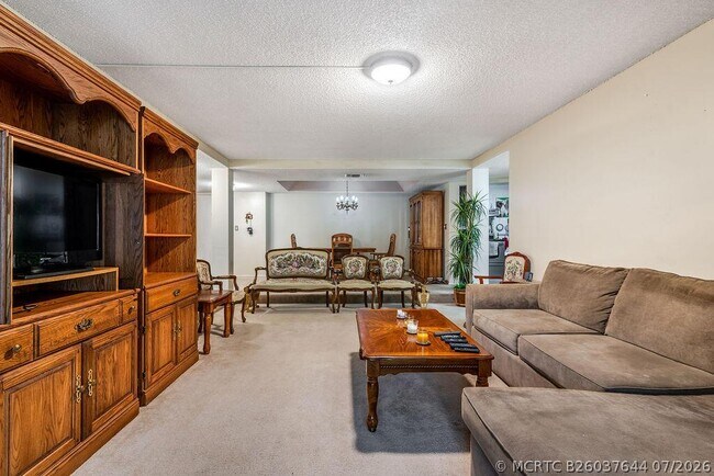 Building Photo - 3680 Inverrary Dr