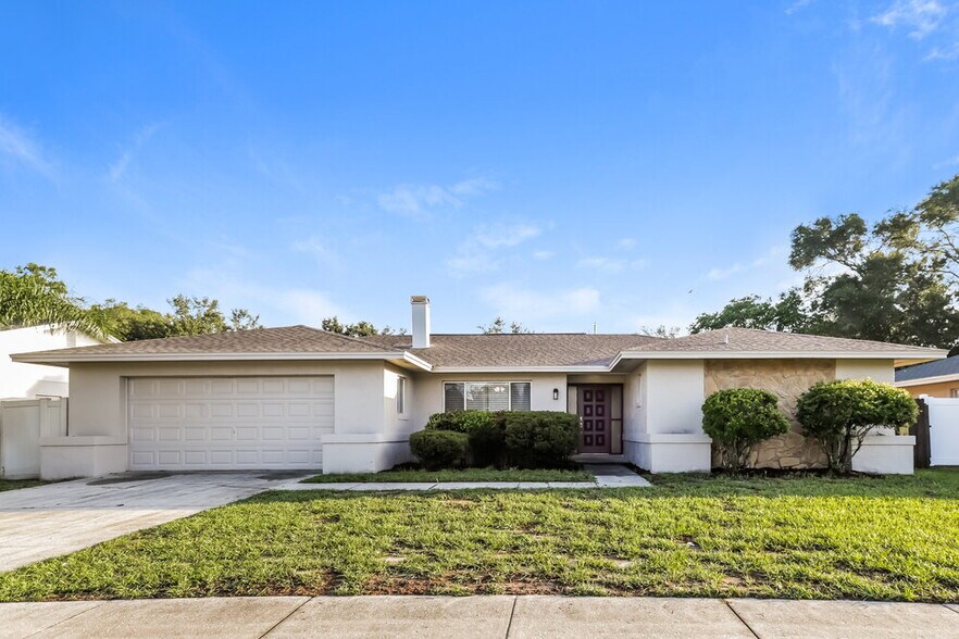 Primary Photo - 504 Mahogany Dr