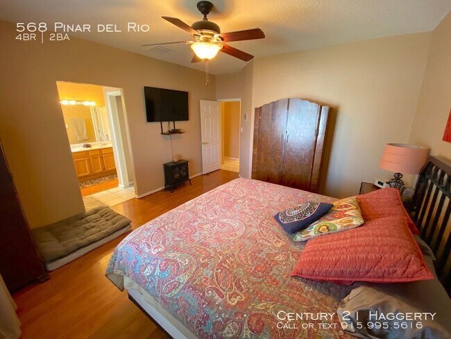 Building Photo - 568 Pinar Del Rio Dr