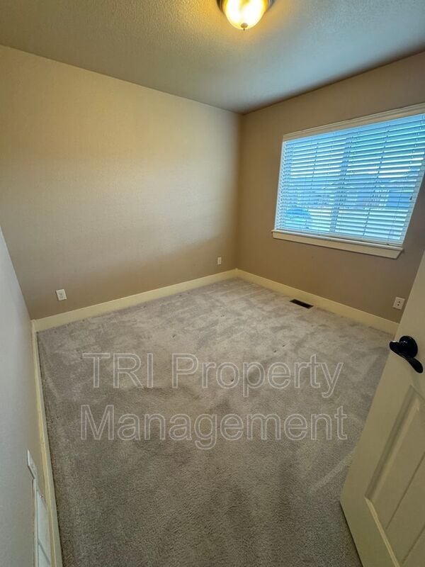 Building Photo - 4249 Woodlake Ln