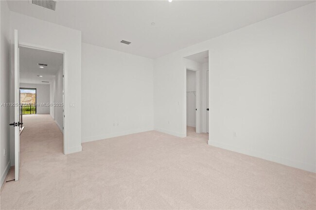 Building Photo - 12865 Wingspan Ct