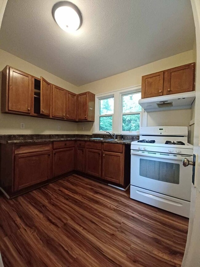 Building Photo - 3 Bedroom Home for Rent