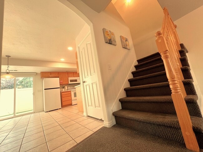 Building Photo - 352 E Newsome Park Ln