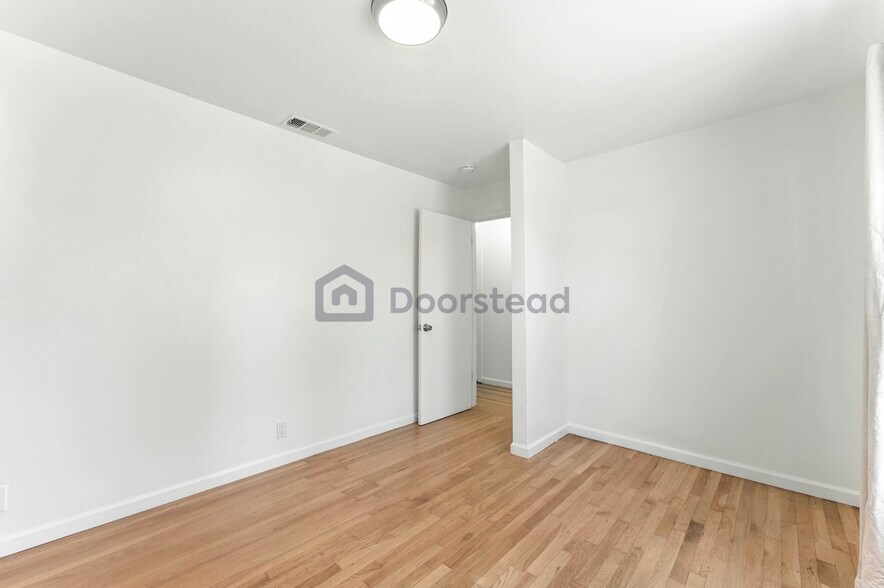 Building Photo - 4533 Utah Dr