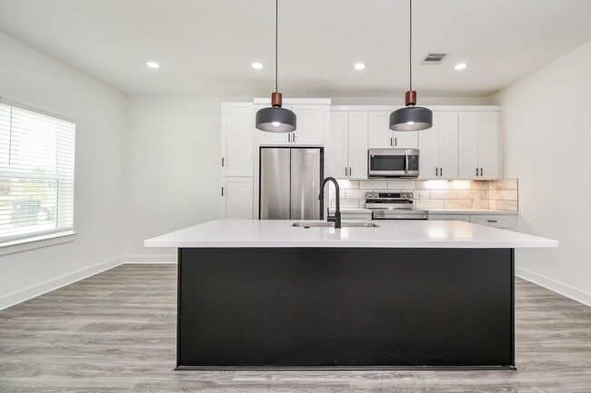 Building Photo - 9734 Pelsey St