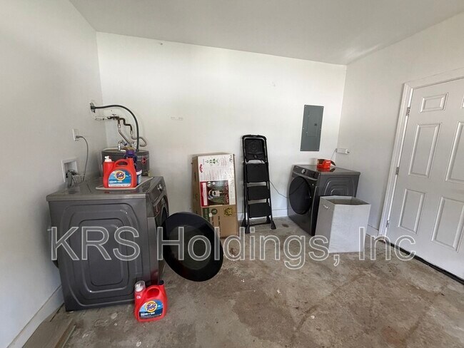 Building Photo - 1035 Tradewinds Rd