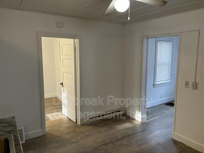 Building Photo - 6 11th St S