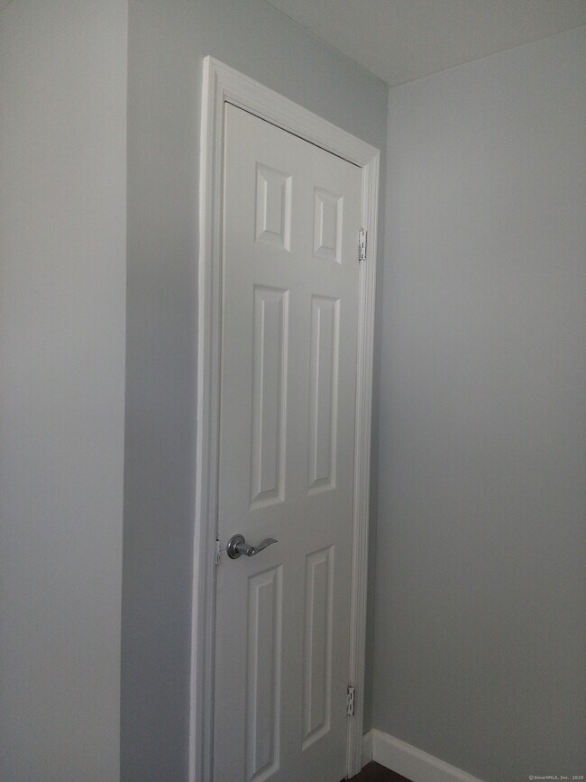 Building Photo - 74 Washington Rd