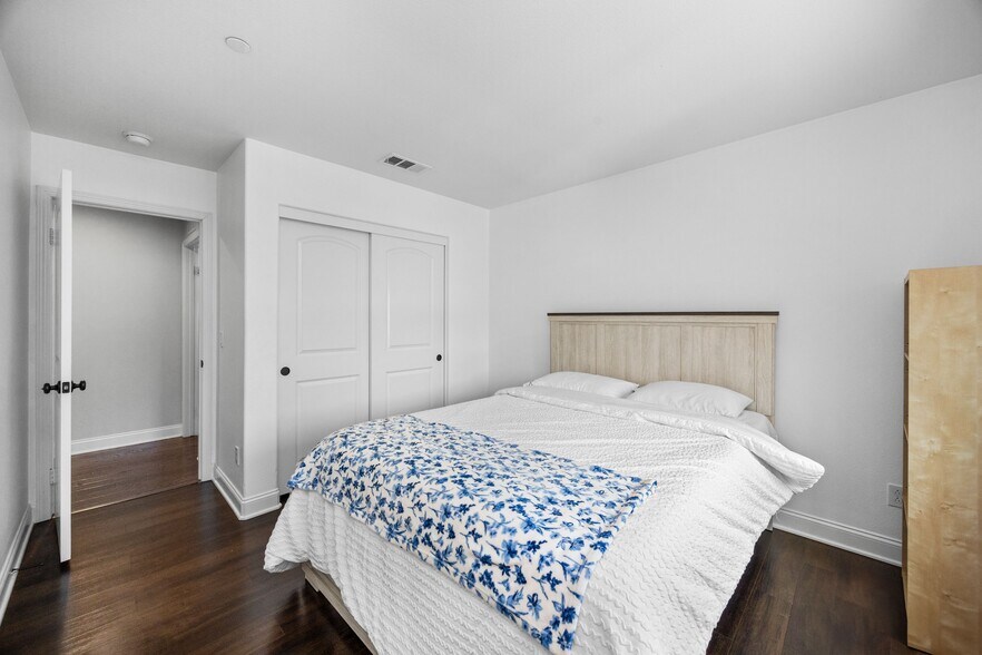 Building Photo - 25589 Foxglove Ln