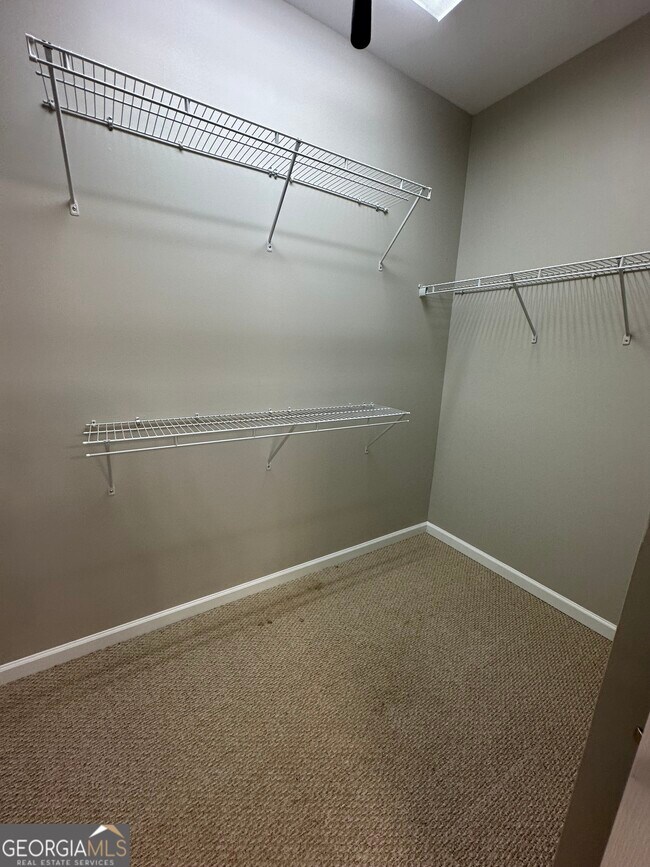 Building Photo - 111 Magic Lily Dr