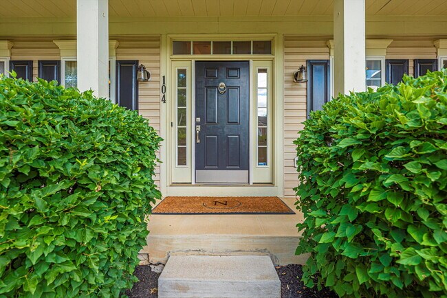 Building Photo - Beautiful 4-Bedroom Colonial in Walkersville