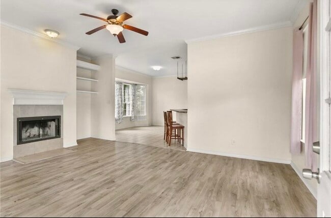 Building Photo - 2424 Lavender St