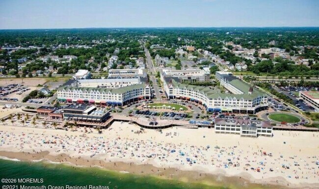 Building Photo - 313 Norwood Ave