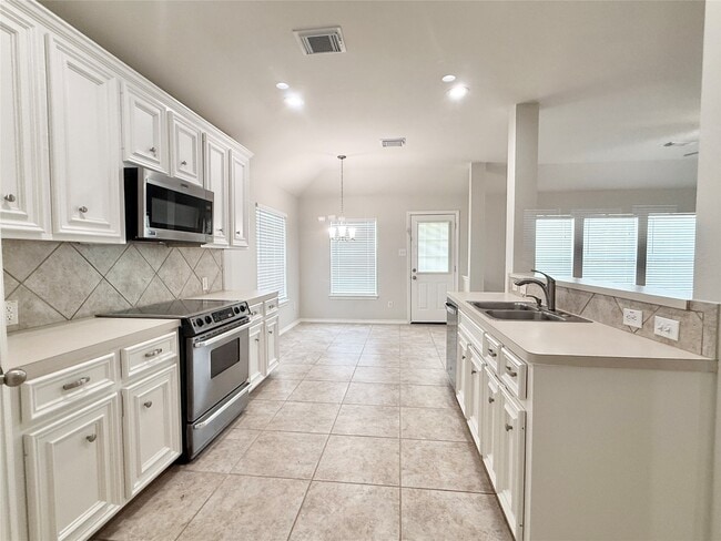 Building Photo - 12404 Shady Brook Dr