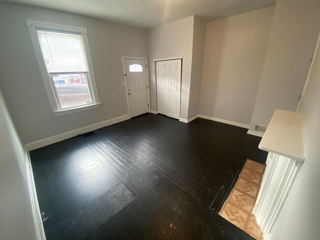 Building Photo - SPRING LEASING SPECIAL 1/2 OFF 1ST MONTHS ...