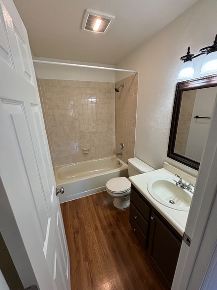 Building Photo - 1911 Congress Cir