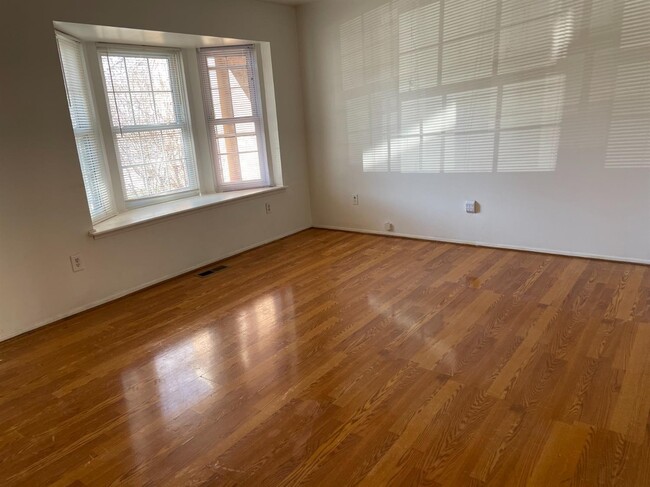 Building Photo - 3188 Bolgos Cir