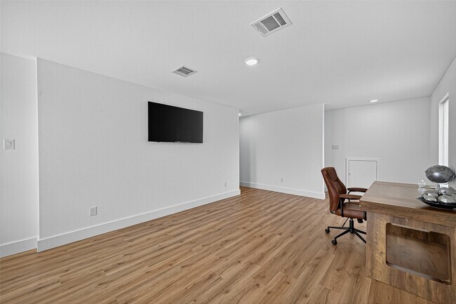 Building Photo - 27615 Seascape Vlg Dr