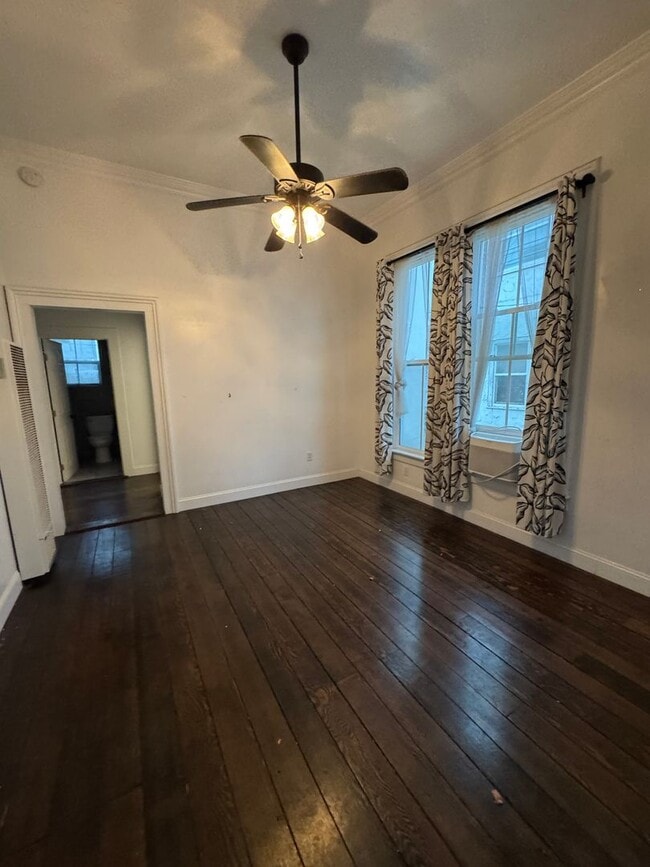 Building Photo - 321 B St