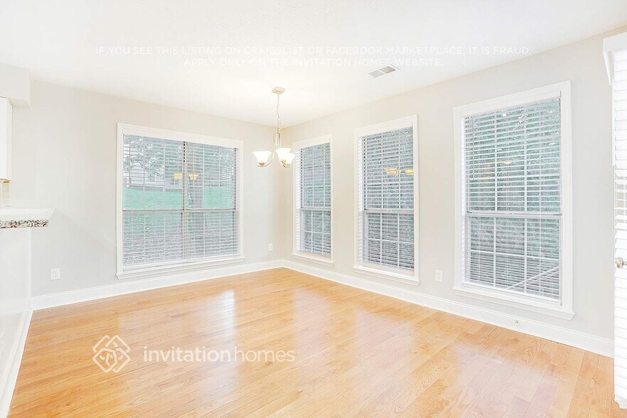 Building Photo - 695 Shore Pl