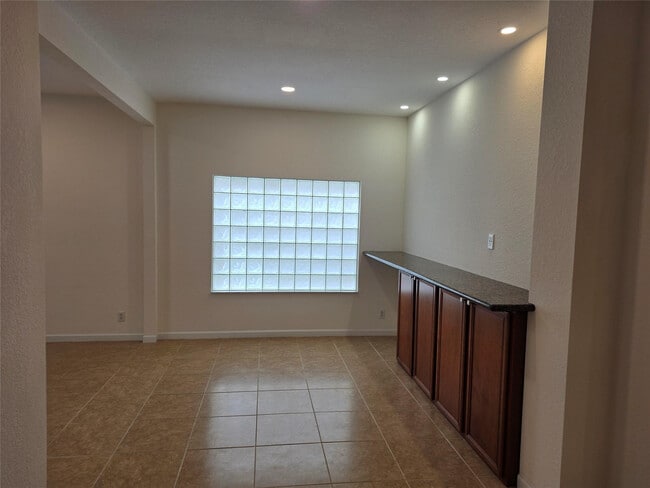 Building Photo - 383 Berenger Walk