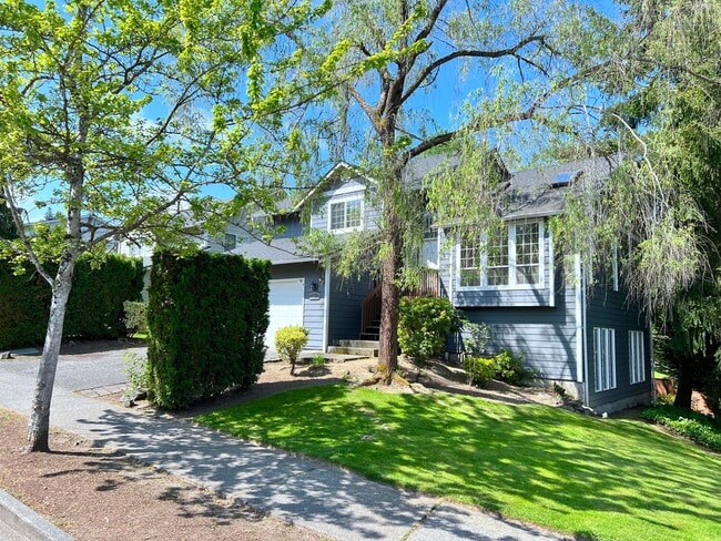 Building Photo - Spacious Upgraded Bothell/North Kirkland Home!