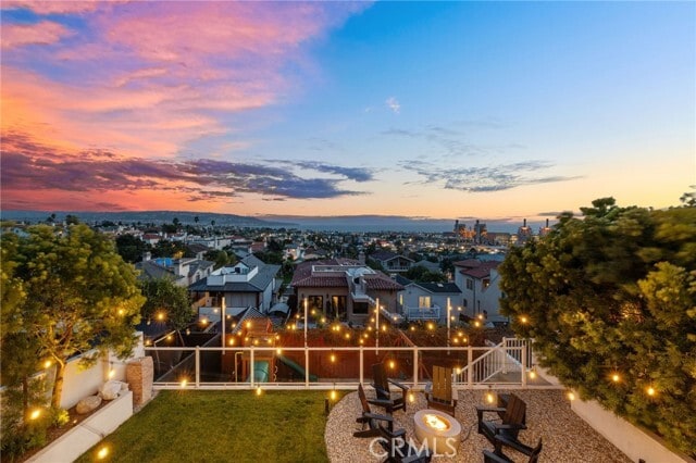 Building Photo - 807 N Paulina Ave