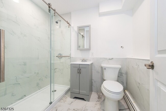 Building Photo - 4 Maureen Ct