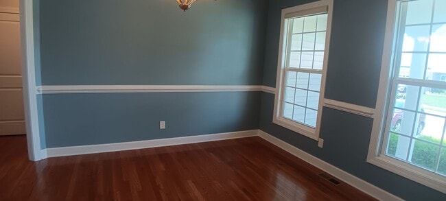 Building Photo - Heron's Landing 4 BD/ 3BTH Available May 14th