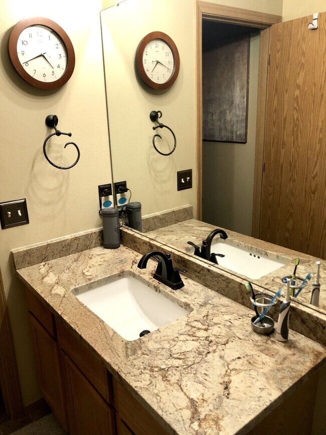 Building Photo - 4807 Kalahari Dr