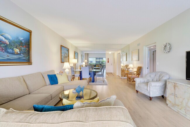 Building Photo - 275 S Beach Rd