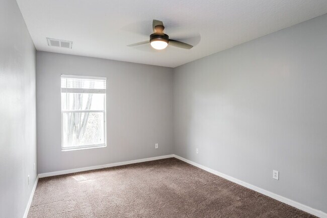 Building Photo - 1739 Sweetspire Dr