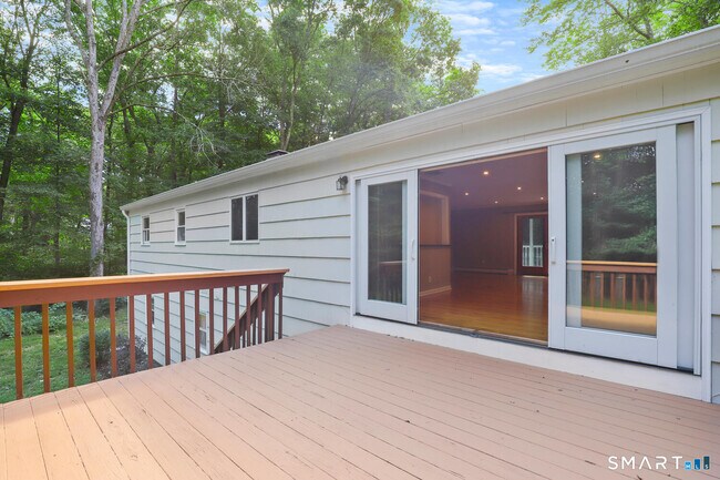Building Photo - 122 Deforest Rd