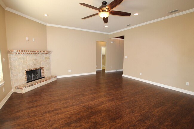 Building Photo - Gorgeous 3 Bed 2 Bath Home in Bullard! Coming Soon!