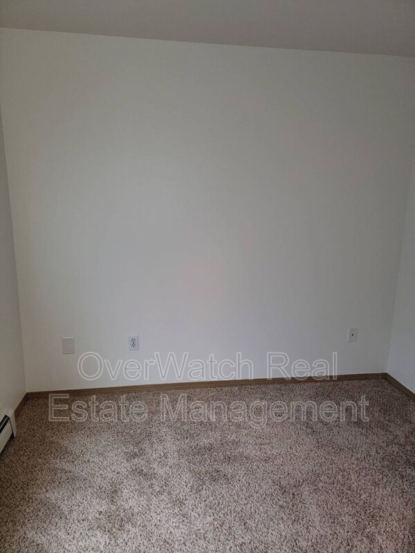 Building Photo - 3405 Oregon Dr