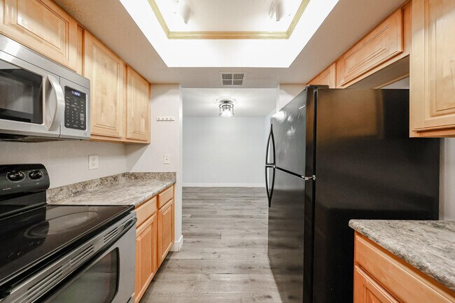 Building Photo - 1340 N Recker Rd