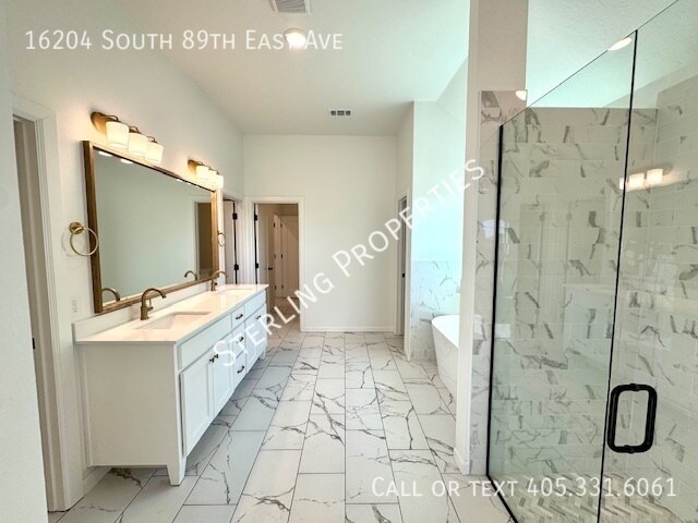 Building Photo - 16204 S 89th E Ave