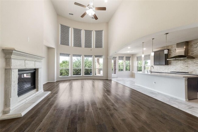 Building Photo - 5104 Alonso Dr
