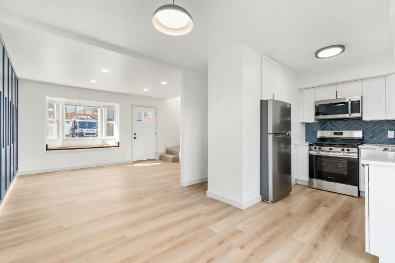 Building Photo - 1618 Banyan Dr