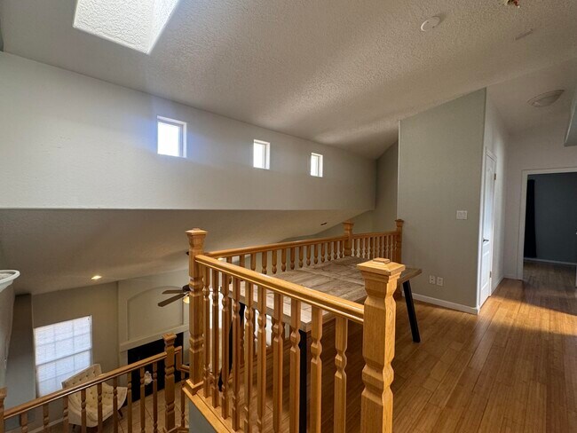 Building Photo - 8808 Vallejo Pl NE