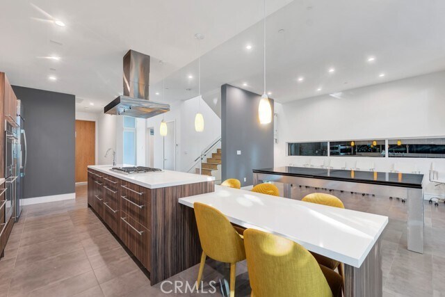 Building Photo - 16518 Moorpark St