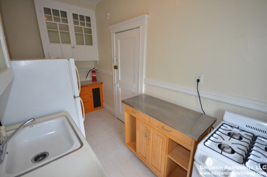Building Photo - 3 Egremont Rd