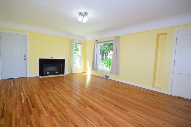 Building Photo - 10744 SE 29th Ave